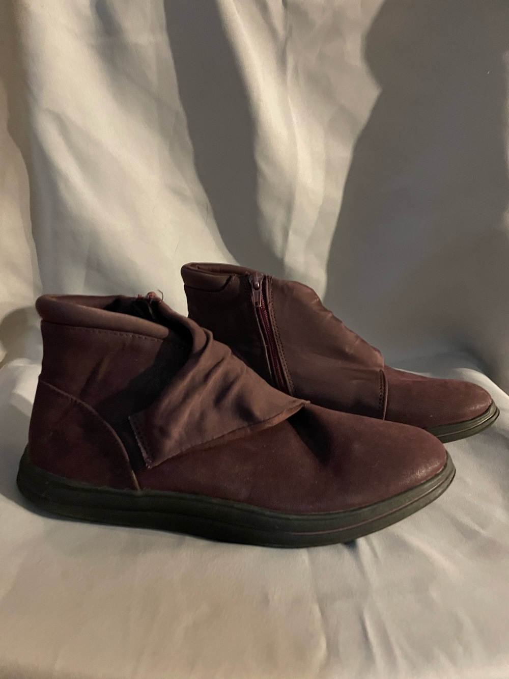 CLARKS Women Cloudsteppers Burgundy Ruched Ankle Boots 6.5 M NWOB
